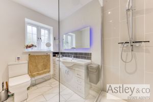 ensuite- click for photo gallery